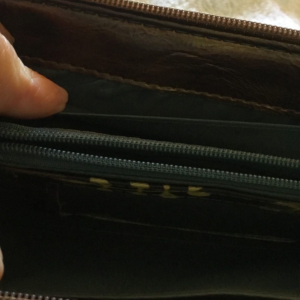 Target Floral Pattern Zip Wallet in Brown and Navy - Picture 8 of 9